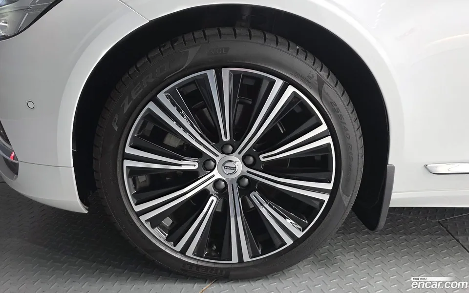 Volvo S90 B5 2023 — thumbnail 2