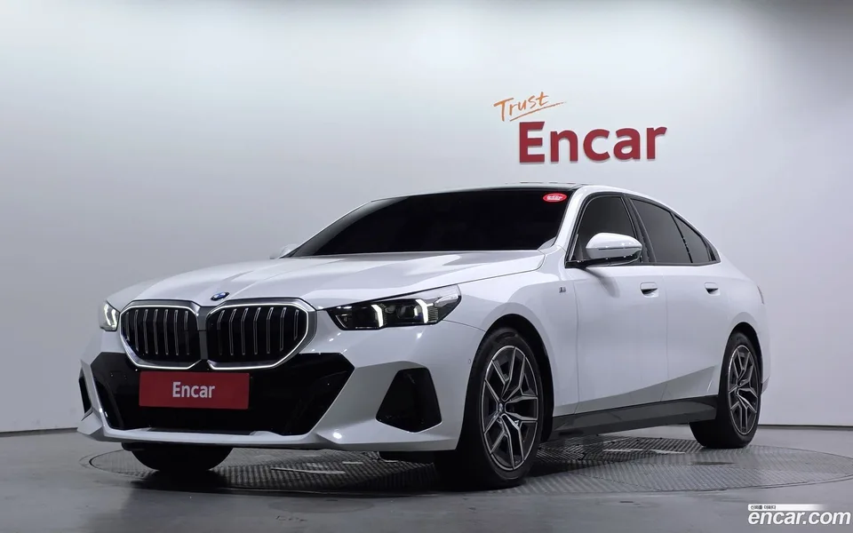 BMW 5 Series 520i M 2025 — photo 1, buy with delivery to Moscow