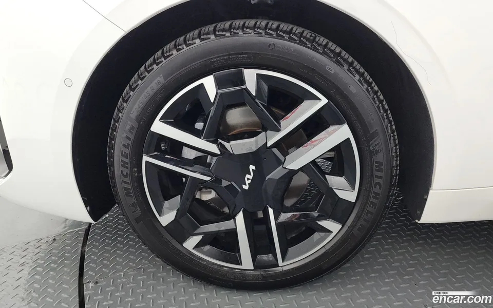 Kia K8 Hybrid 2025 — thumbnail 2