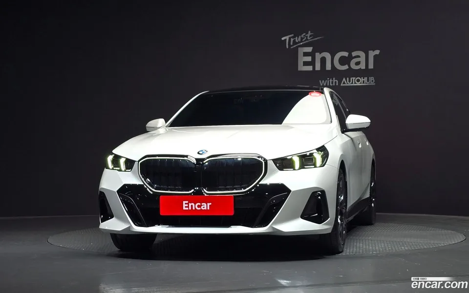 BMW 5 Series 530i xDrive M 2025 — thumbnail 3