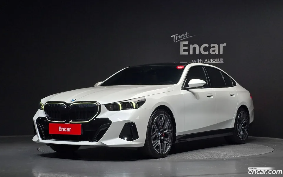 BMW 5 Series 530i xDrive M 2025 — photo 1, buy with delivery to Moscow