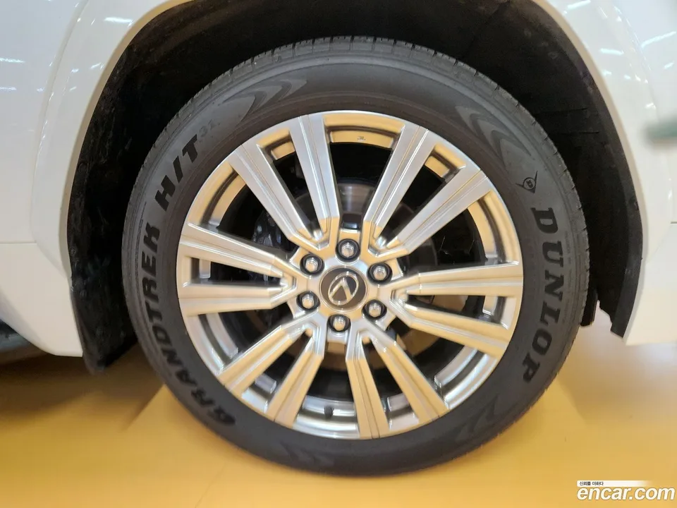 Lexus LX 700h VIP 2025 — миниатюра 4
