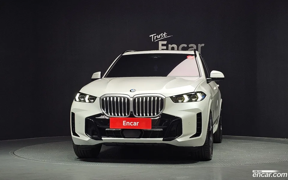 BMW X5 xDrive 40i M 2025 — миниатюра 3