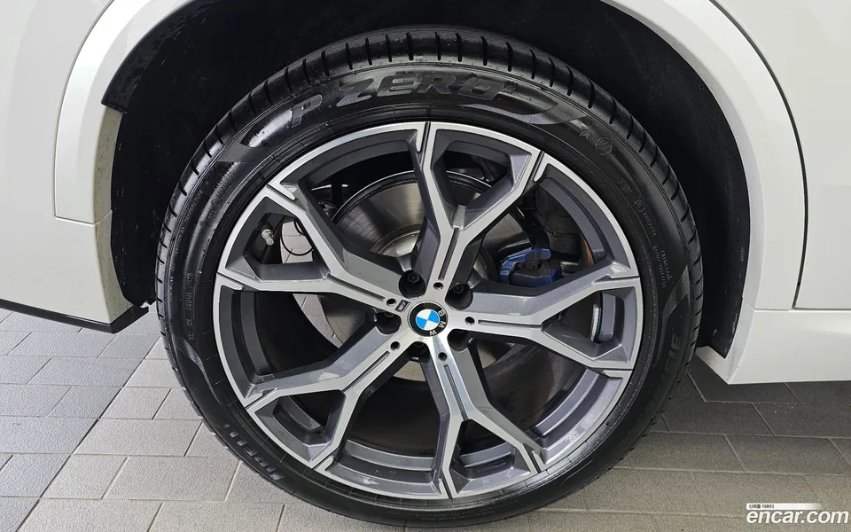 BMW X5 xDrive 40i M 2025 — миниатюра 5