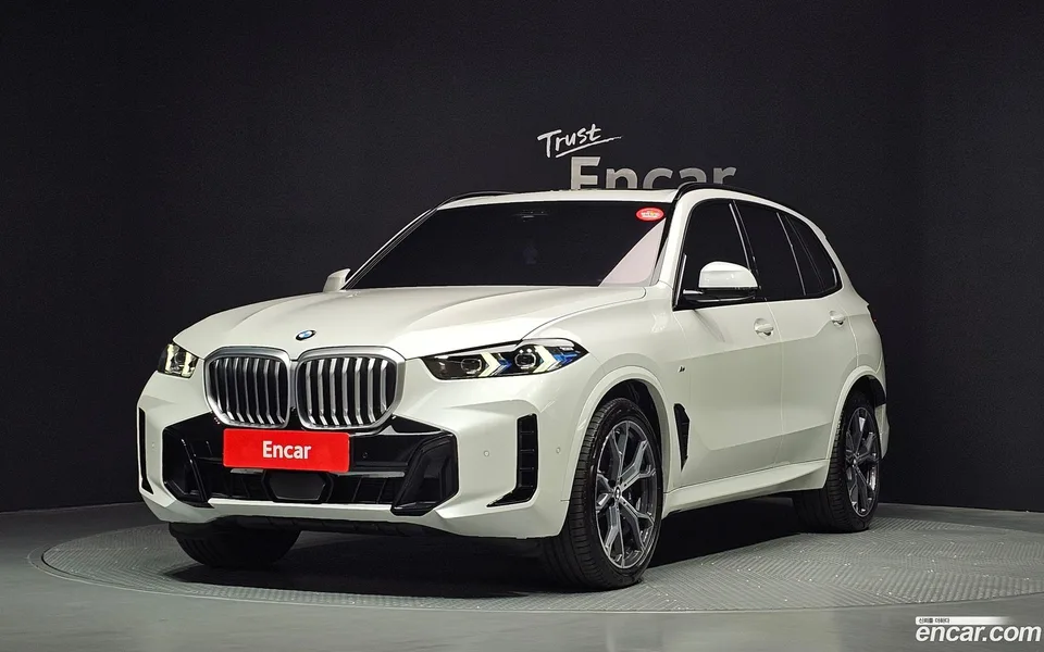 BMW X5 xDrive 40i M 2025 — photo 1, buy with delivery to Moscow
