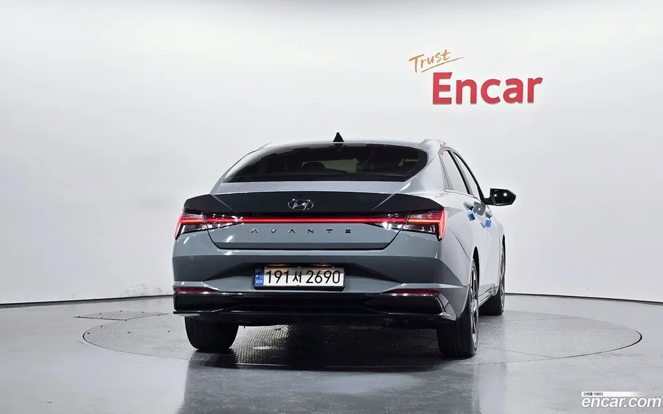 Hyundai Avante Hybrid 2022 — thumbnail 4