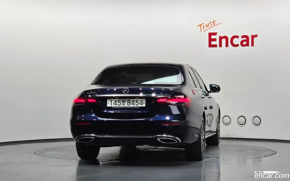 Mercedes-Benz E-Class E250 2022 — thumbnail 4