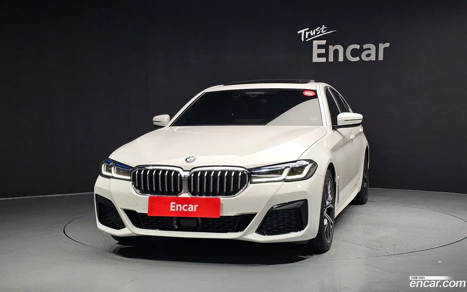 BMW 5 Series 530i xDrive M 2022 — миниатюра 3