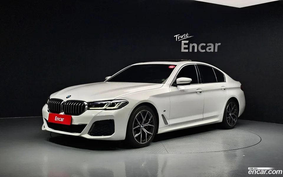 BMW 5 Series 530i xDrive M 2022 — фото 1, купить с доставкой в Москву
