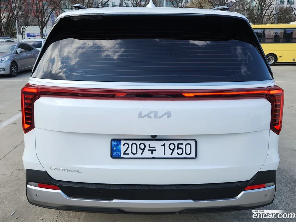 Kia Carnival 9 2024 — thumbnail 4