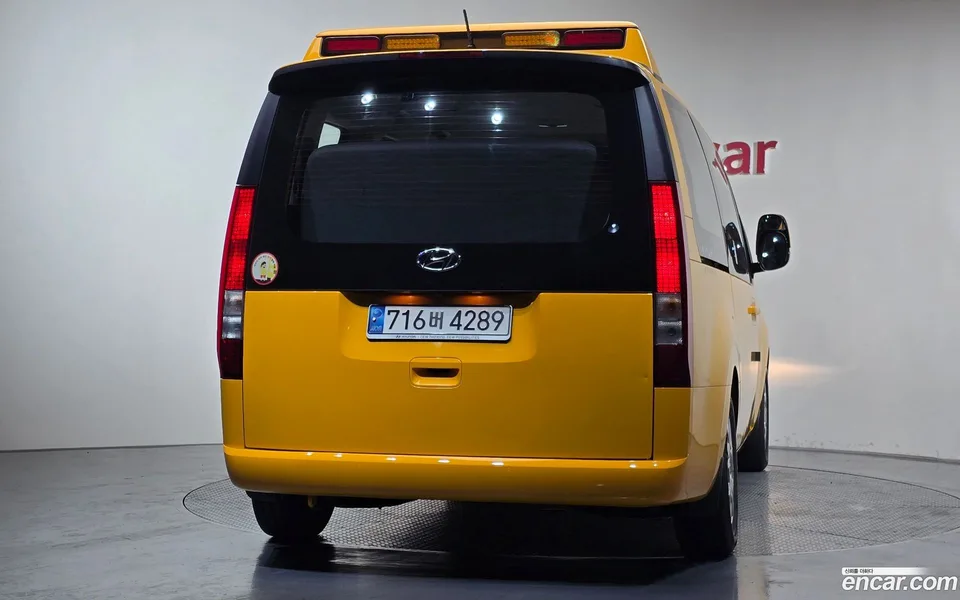Hyundai Staria L3.5 2023 — thumbnail 4