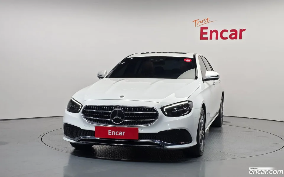 Mercedes-Benz E-Class E250 2023 — thumbnail 3