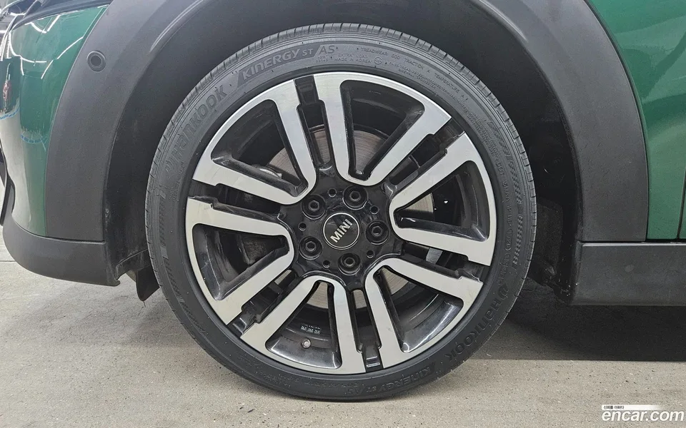 MINI Cooper S 5 2023 — thumbnail 2