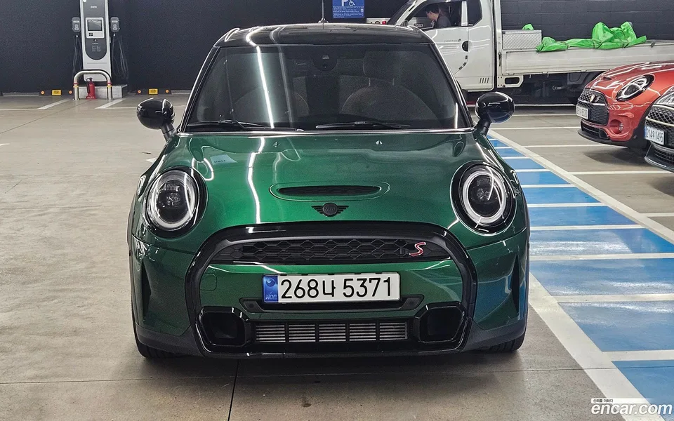 MINI Cooper S 5 2023 — thumbnail 3