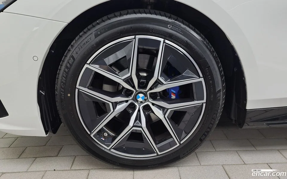 BMW 5 Series 520i M 2024 — thumbnail 5