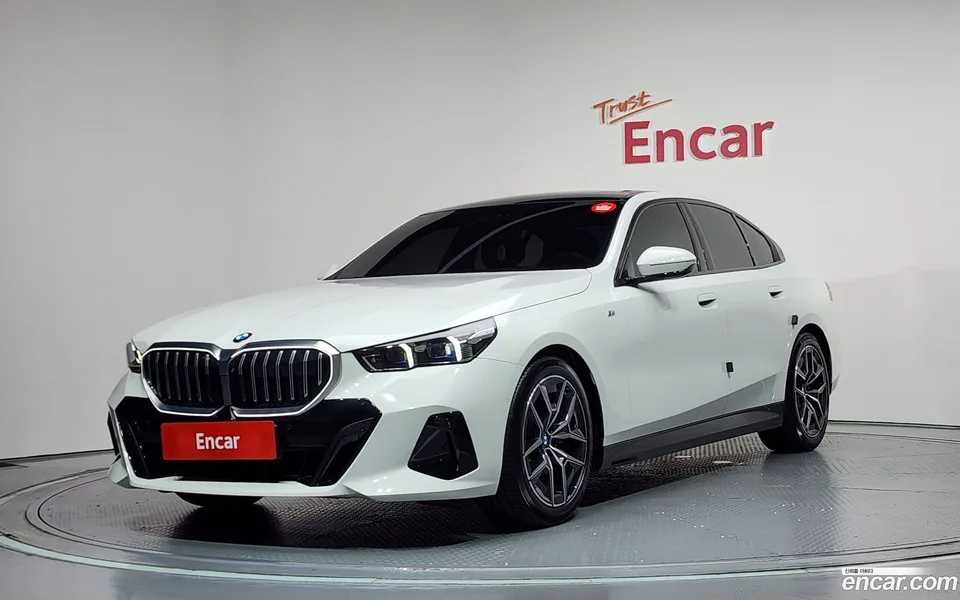 BMW 5 Series 520i M 2024 — photo 1, buy with delivery to Moscow