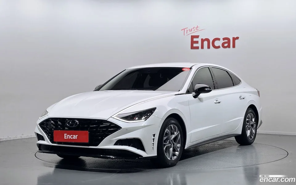 Hyundai Sonata 2.0 2022 — photo 1, buy with delivery to Moscow