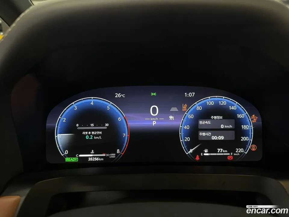 Toyota Alphard 2.5 HEV AWD 2024 — thumbnail 2