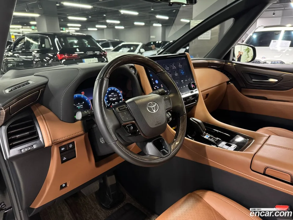 Toyota Alphard 2.5 HEV AWD 2024 — thumbnail 4