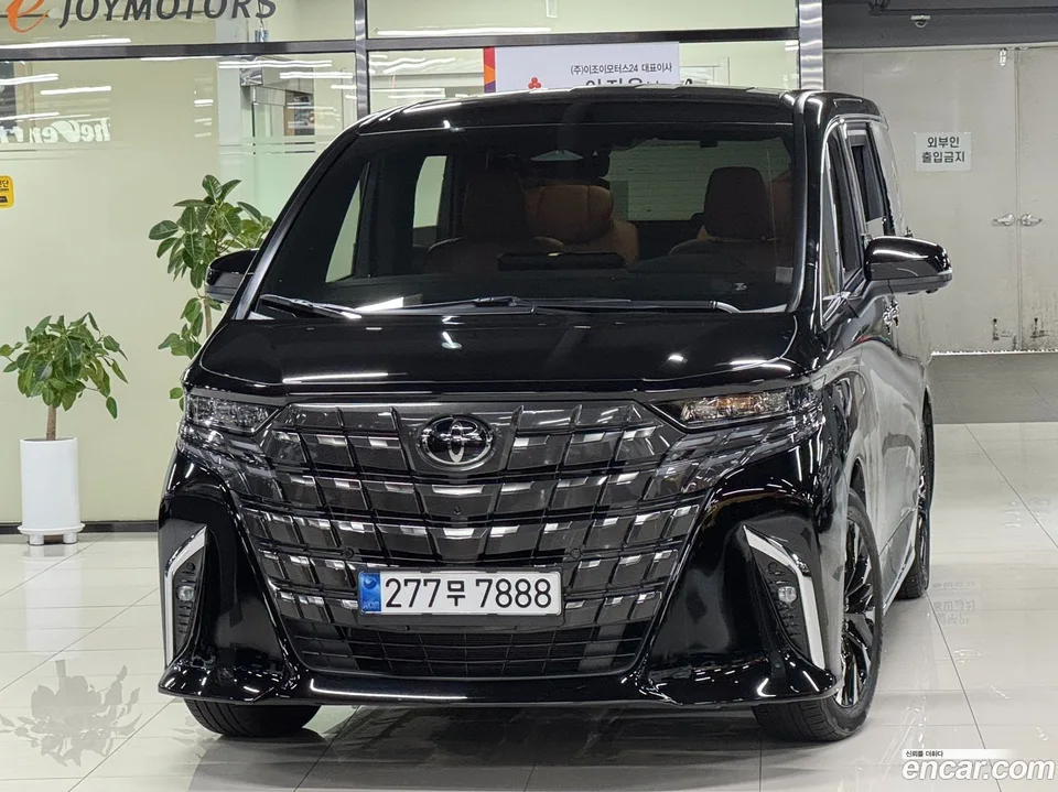 Toyota Alphard 2.5 HEV AWD 2024 — photo 1, buy with delivery to Moscow