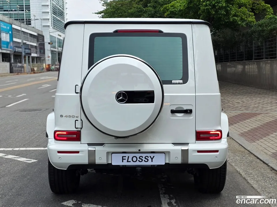 Mercedes-Benz G-Class G450d 2025 — thumbnail 4