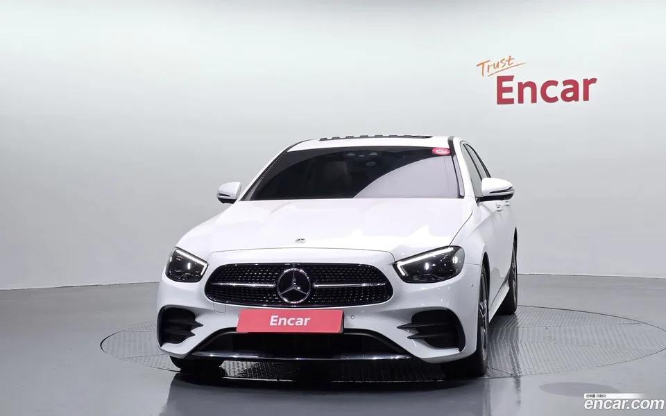 Mercedes-Benz E-Class E250 AMG Line 2023 — thumbnail 3