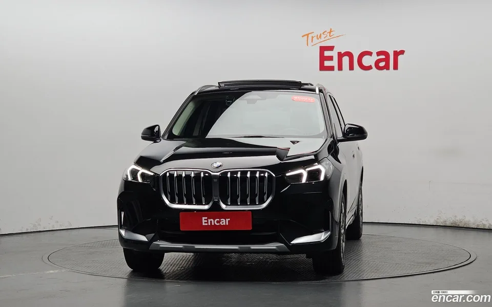 BMW X1 xDrive 20i xLine 2025 — thumbnail 3