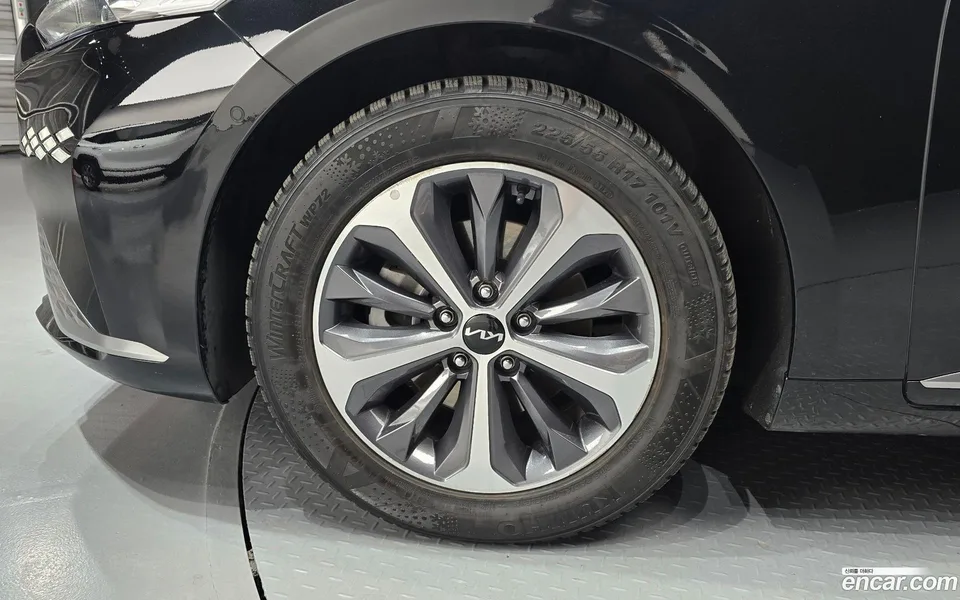 Kia K8 Hybrid 2023 — thumbnail 5
