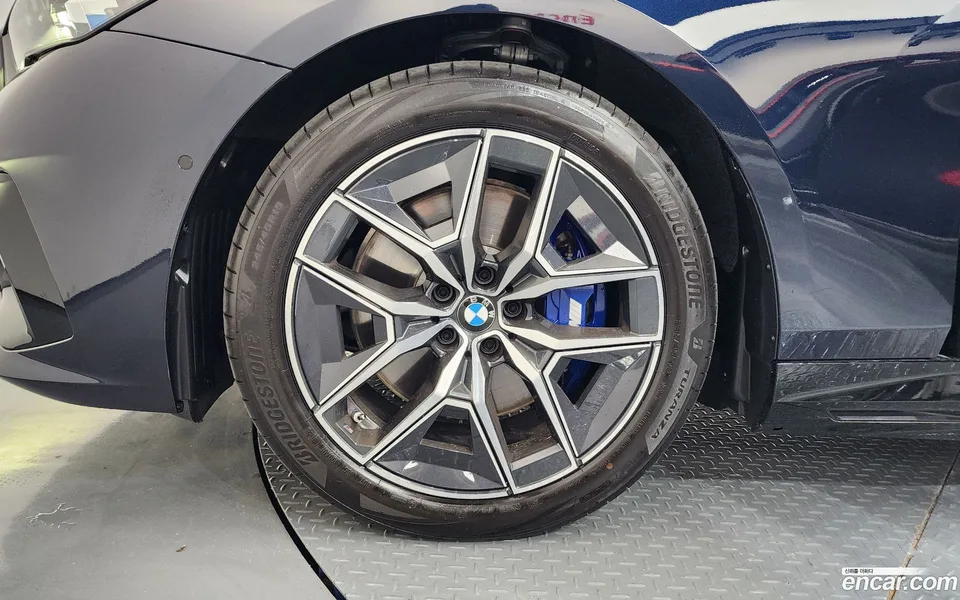 BMW i5 xDrive 40 M 2026 — миниатюра 5