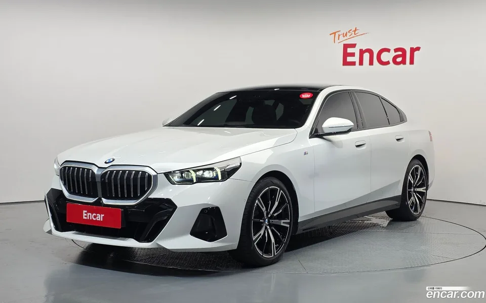 BMW 5 Series 530i xDrive M 2024 — photo 1, buy with delivery to Moscow