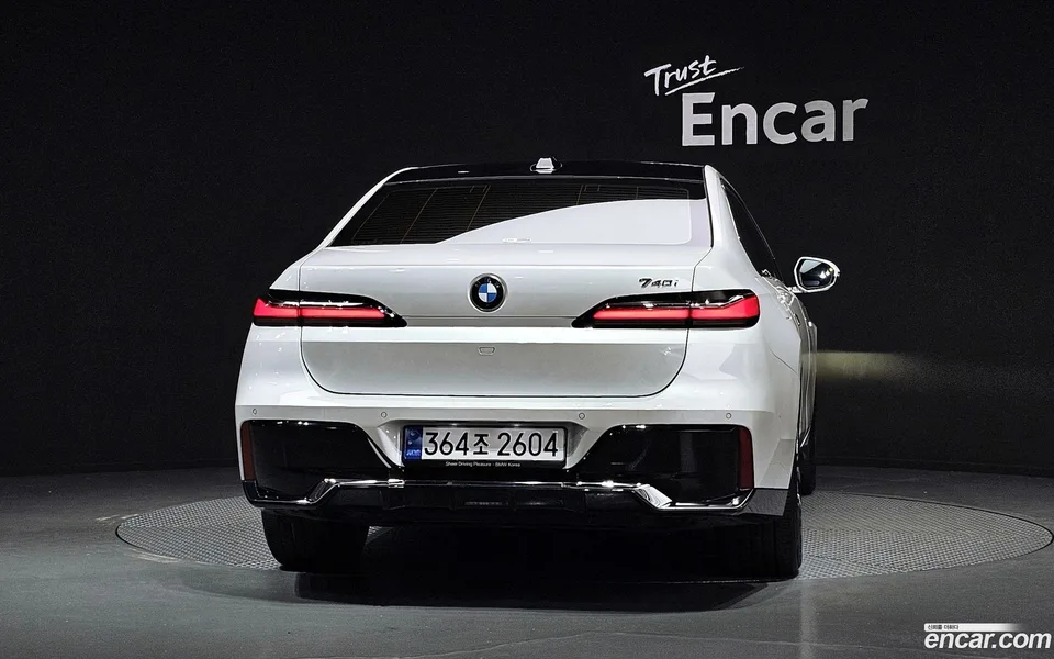 BMW 7 Series 740i sDrive M 2022 — thumbnail 4