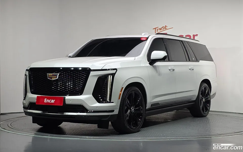 Cadillac Escalade 6.2 ESV 2025 — photo 1, buy with delivery to Moscow