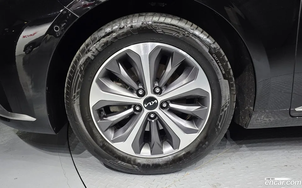 Kia K8 Hybrid 2023 — thumbnail 2