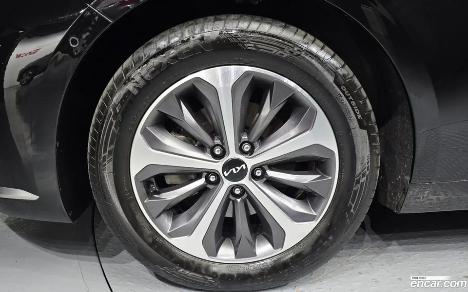 Kia K8 Hybrid 2023 — thumbnail 5