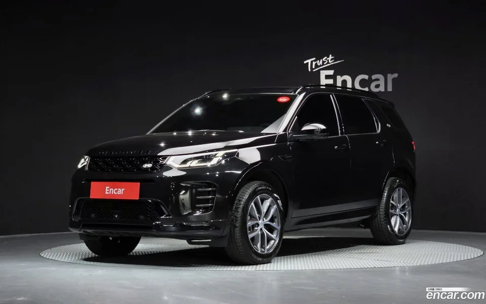 Land Rover Discovery Sport P250 SE 2025 — photo 1, buy with delivery to Moscow
