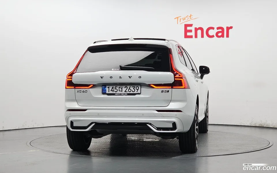 Volvo XC60 B5 2025 — thumbnail 4