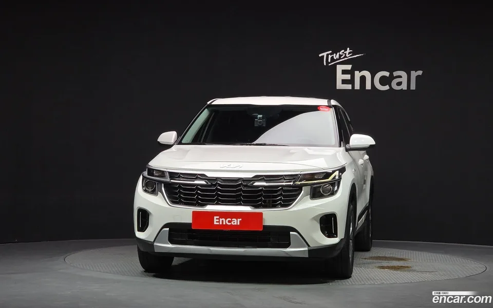 Kia Seltos 1.6 4WD 2023 — thumbnail 3