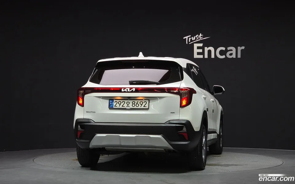 Kia Seltos 1.6 4WD 2023 — thumbnail 4