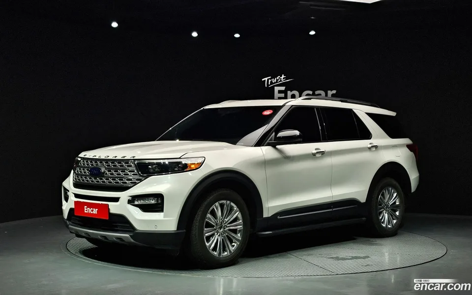 Ford Explorer 2.3 4WD 2023 — photo 1, buy with delivery to Moscow
