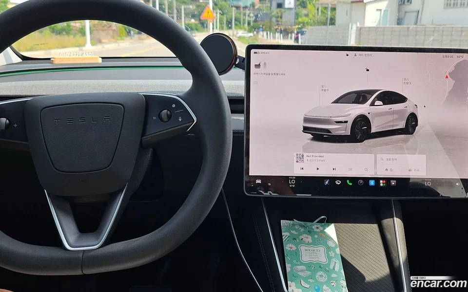 Tesla Model Y RWD 2025 — миниатюра 3