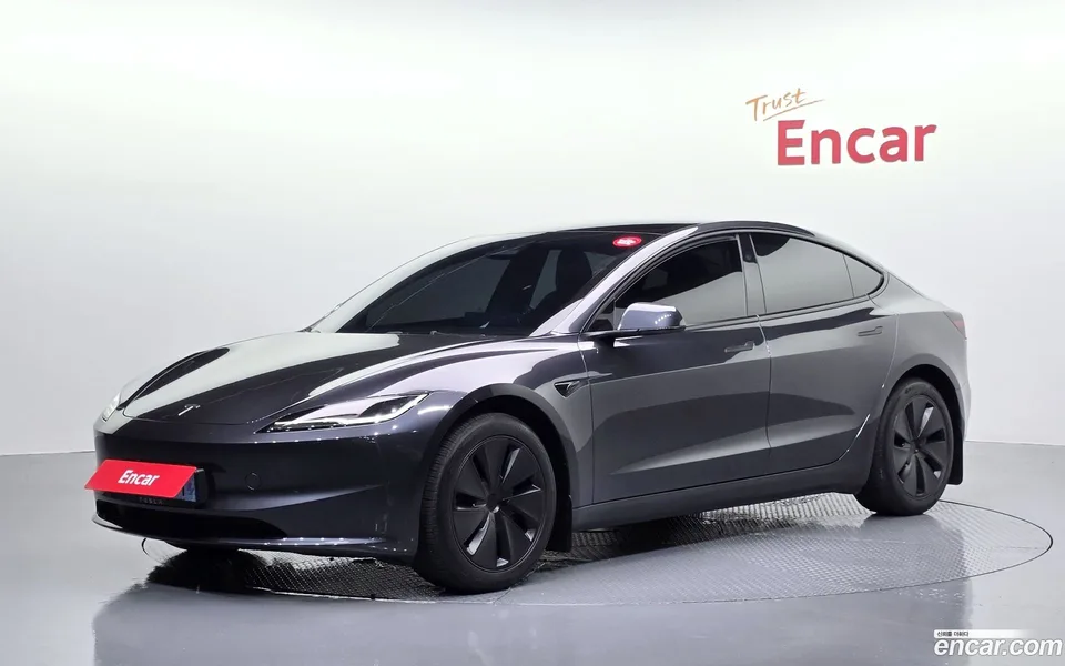 Tesla Model 3 RWD 2025 — photo 1, buy with delivery to Moscow