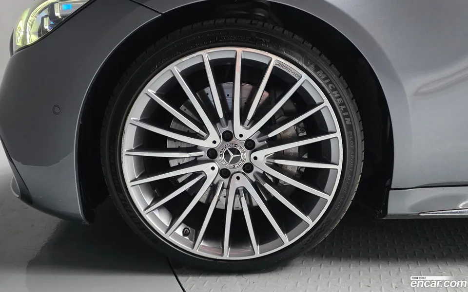 Mercedes-Benz S-Class S500L 4MATIC 2023 — thumbnail 2