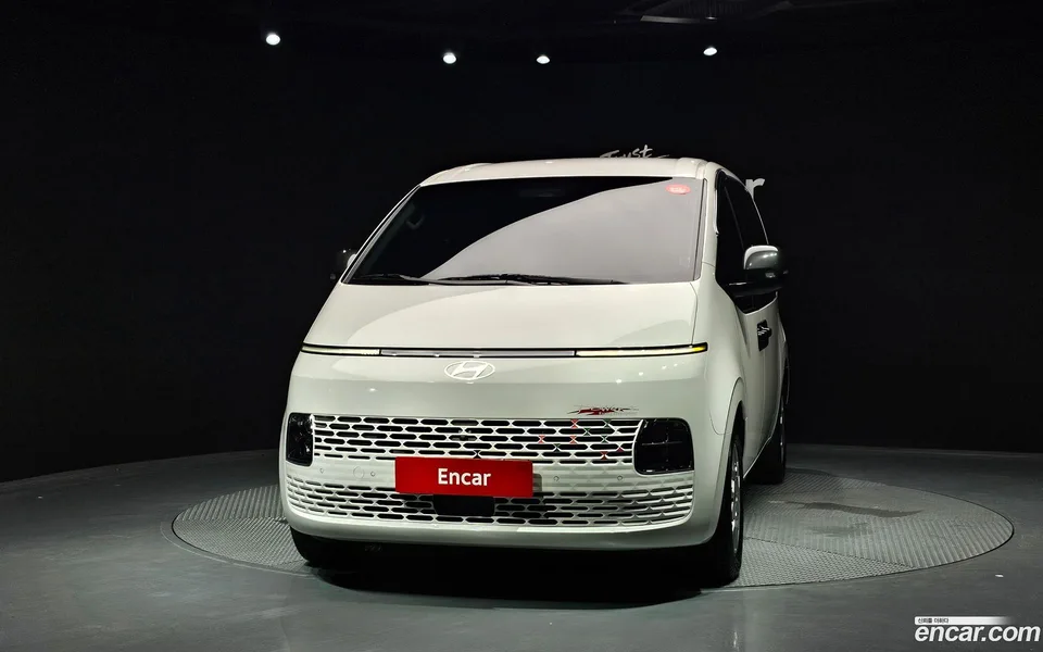 Hyundai Staria L3.5 3 2024 — thumbnail 3