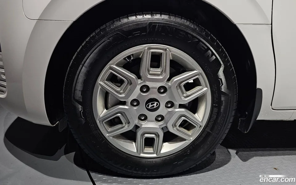Hyundai Staria L3.5 3 2024 — thumbnail 5
