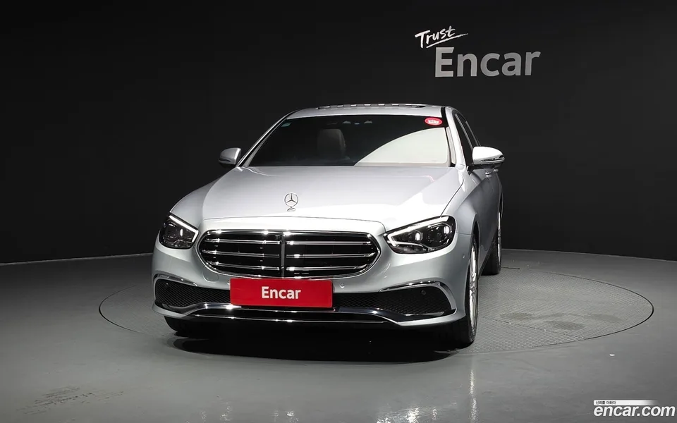 Mercedes-Benz E-Class E250 2022 — thumbnail 3