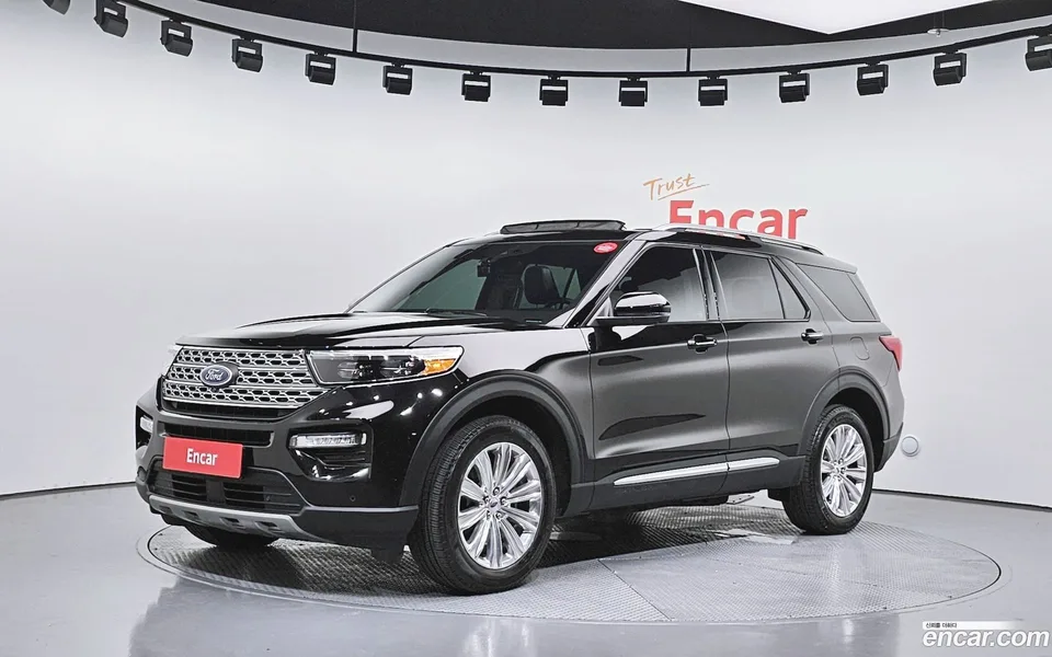 Ford Explorer 2.3 4WD 2022 — photo 1, buy with delivery to Moscow