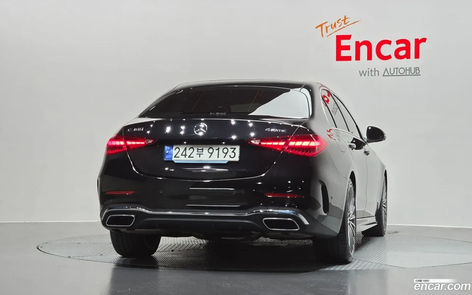 Mercedes-Benz C-Class C300 4MATIC AMG Line 2024 — thumbnail 4