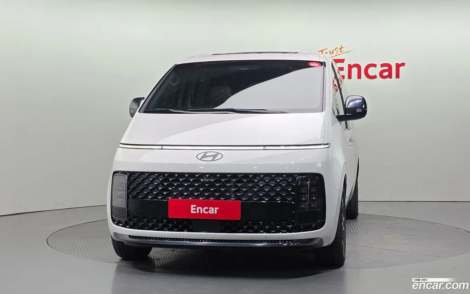 Hyundai Staria 4WD 7 2025 — thumbnail 3