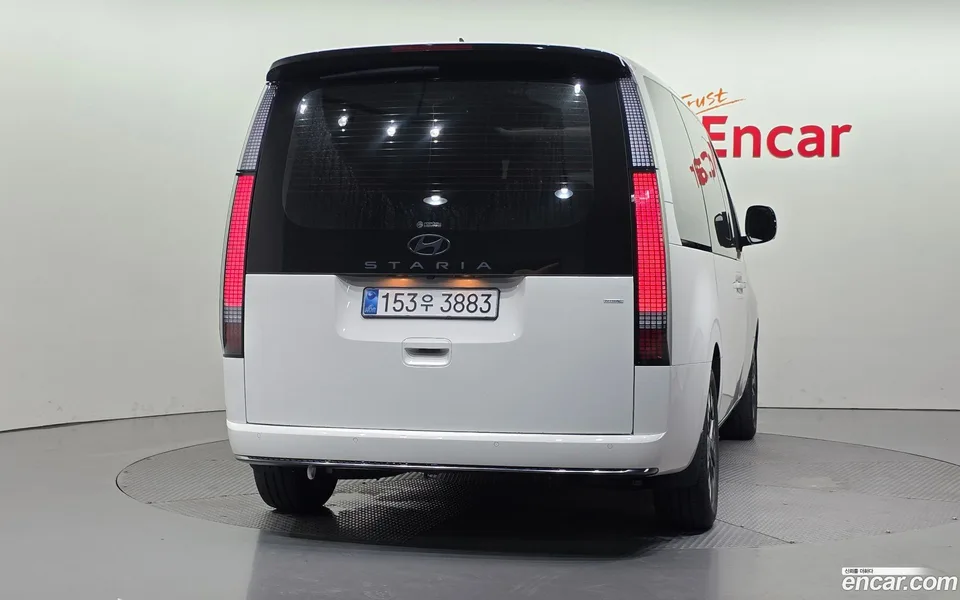 Hyundai Staria 4WD 7 2025 — thumbnail 4