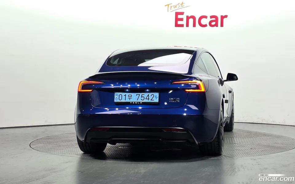 Tesla Model 3 AWD 2024 — thumbnail 4